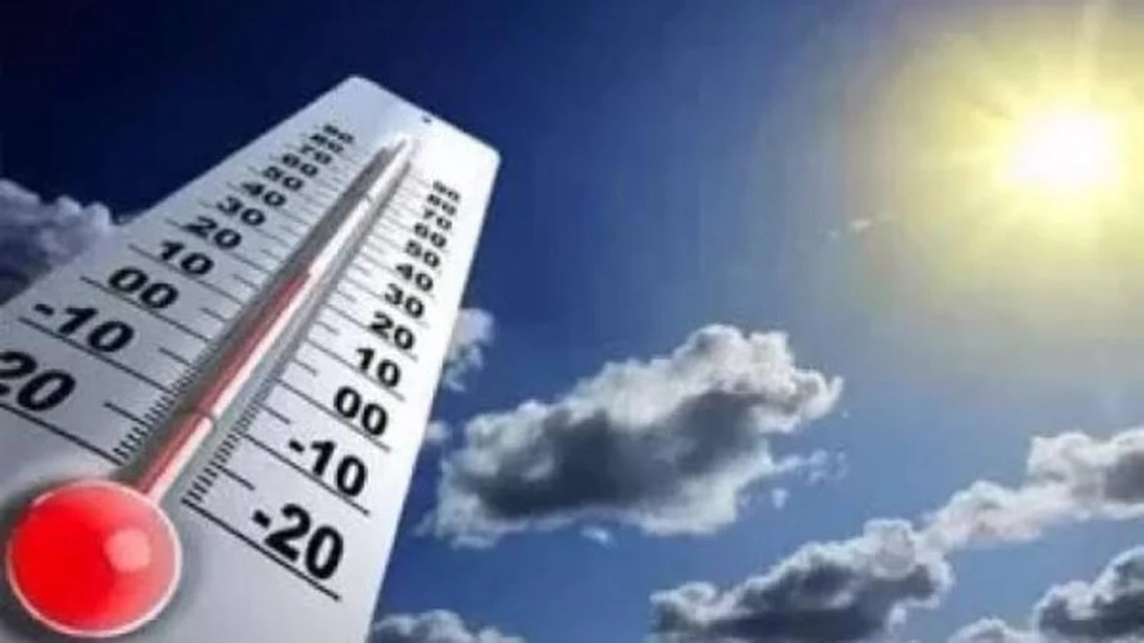 طقس حار رطب وشبورة مائية غدًا على بعض الطرق